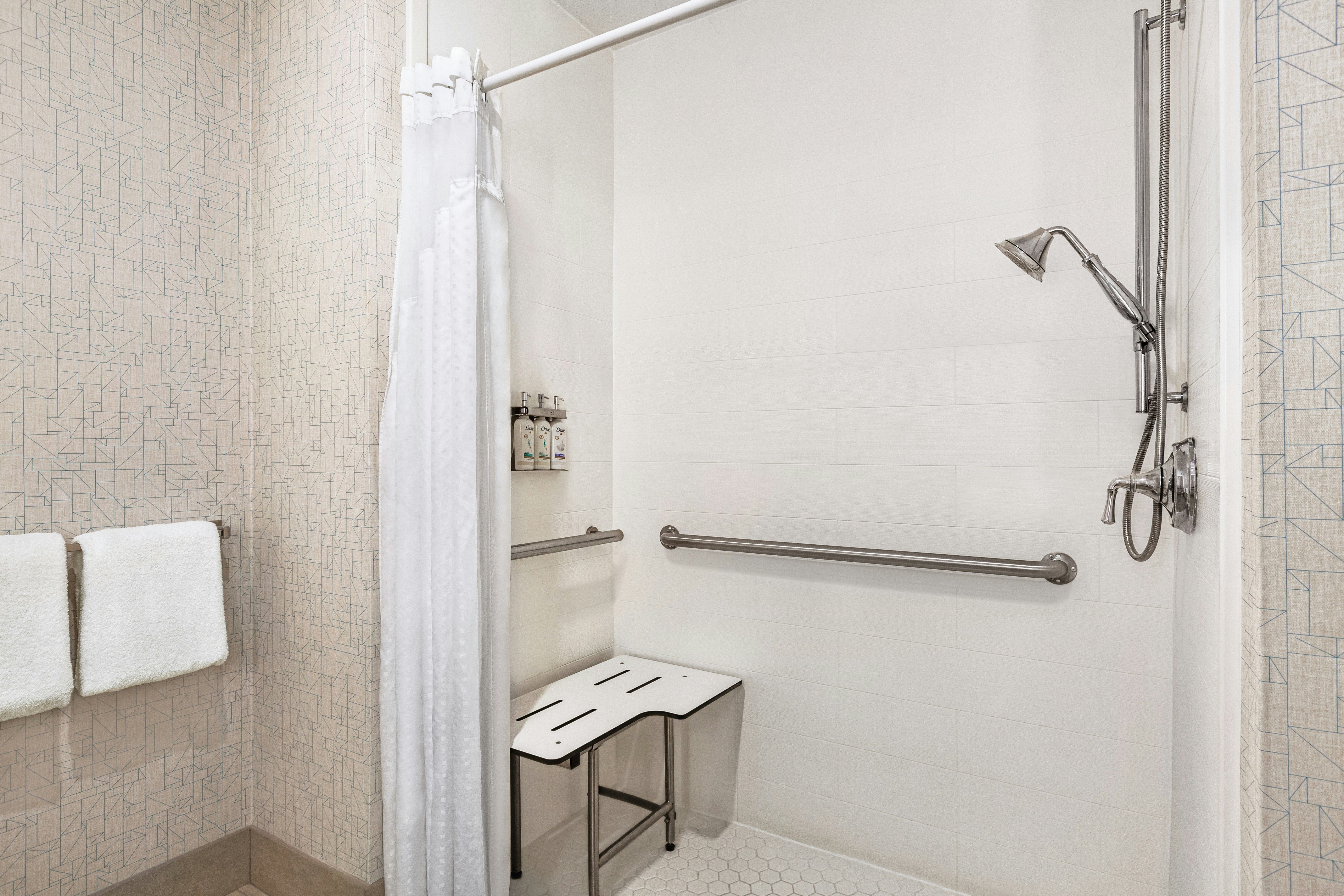 Holiday Inn Express Suites Redding 34/34