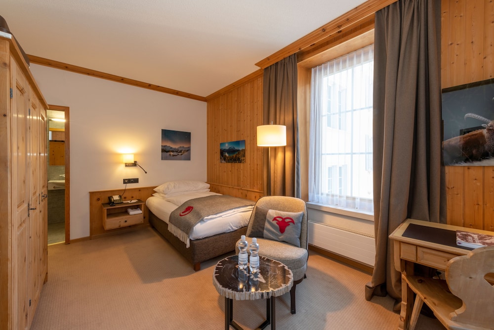 Edelweiss Swiss Quality Hotel 25/48