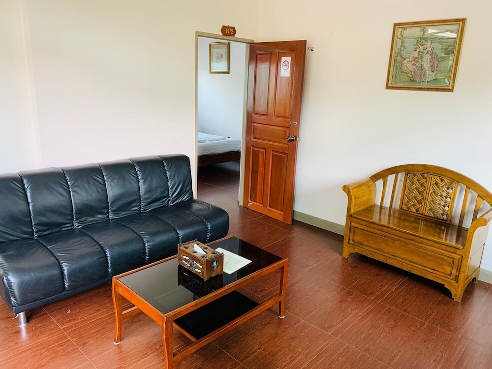 Baan Suan Khun Yaiy Nakhon Nayok 49/71