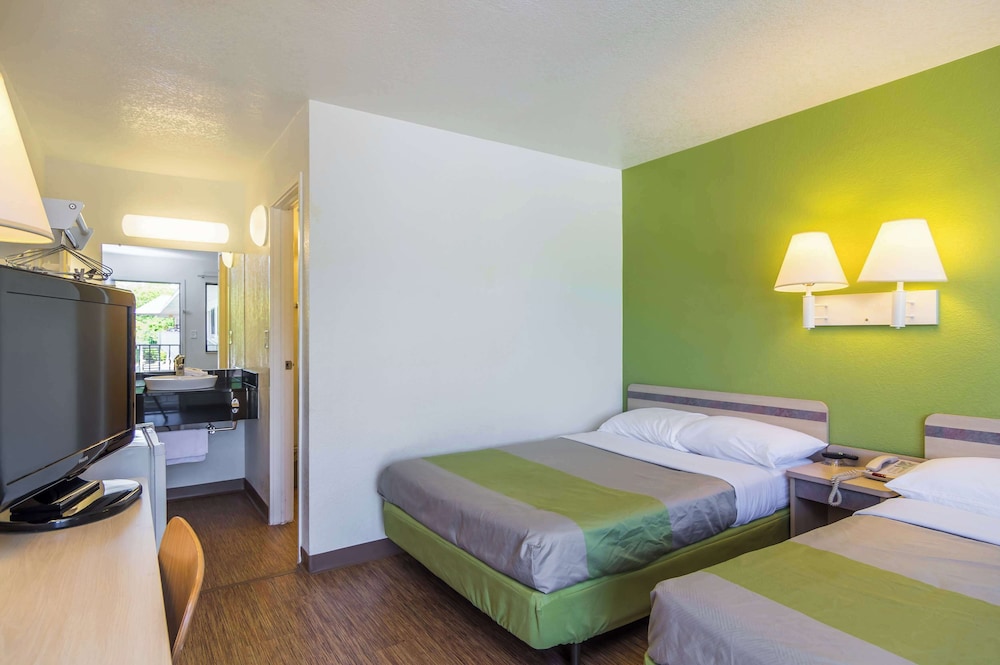 Motel6 Bellmead, TX - Waco 27/57