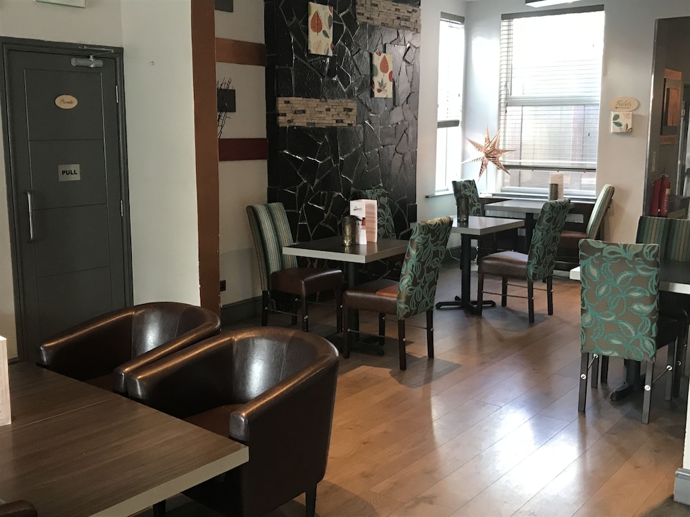 Bennetts Hotel 37/50
