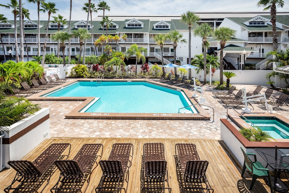 Holiday Inn & Suites Clearwater Beach S-harbourside 7/130