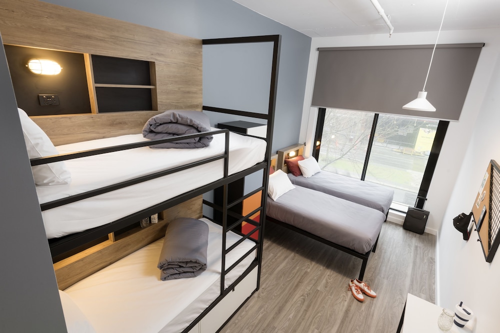 Hostel G 12/40