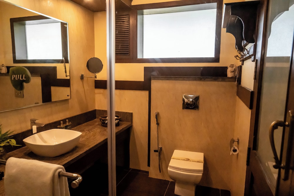 Suite, King Bed, Den, Aahana Resort and Spa- Jim Corbett 5/5