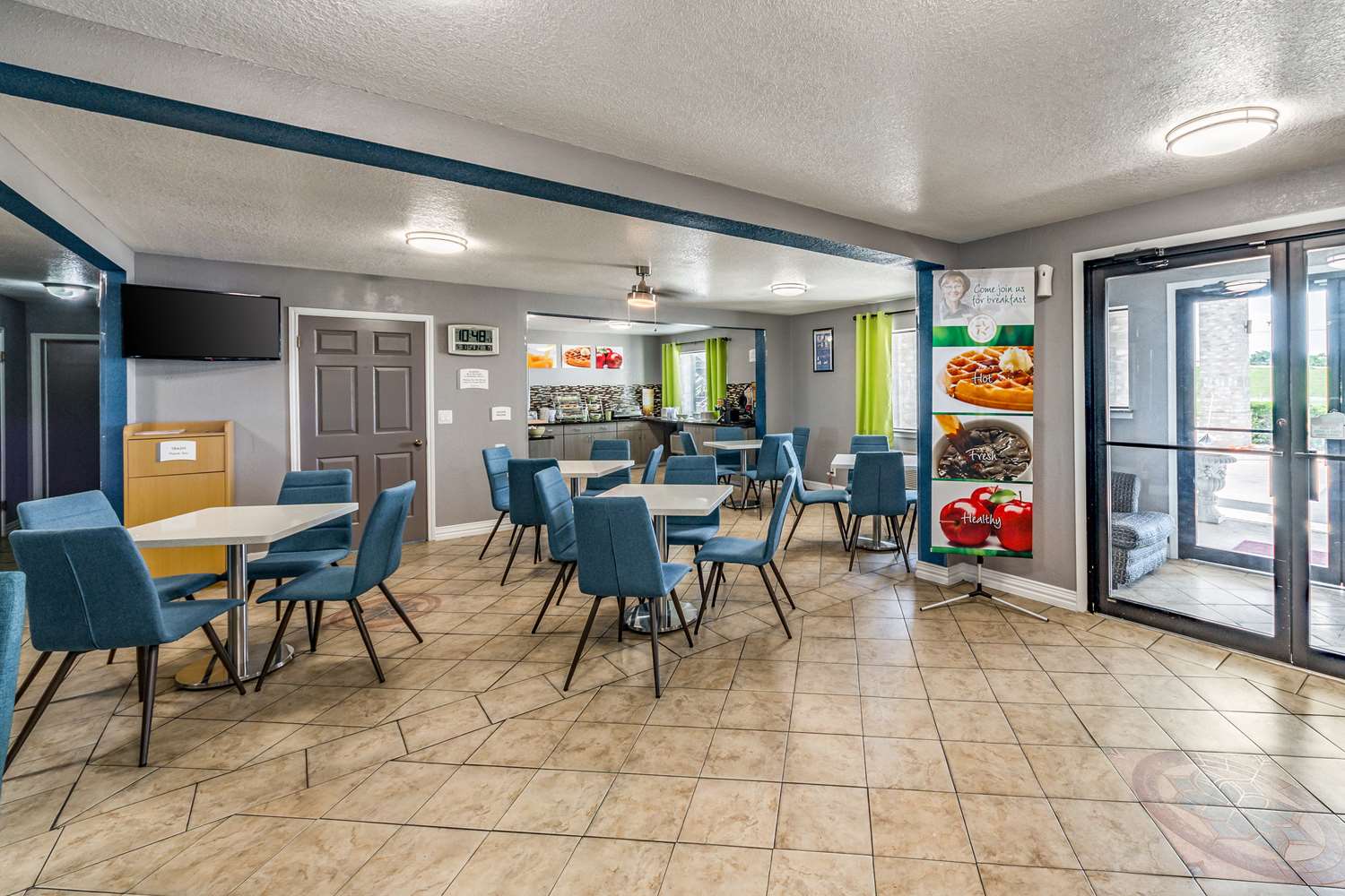 Quality Inn I-10 East near Frost Bank Center 30/42