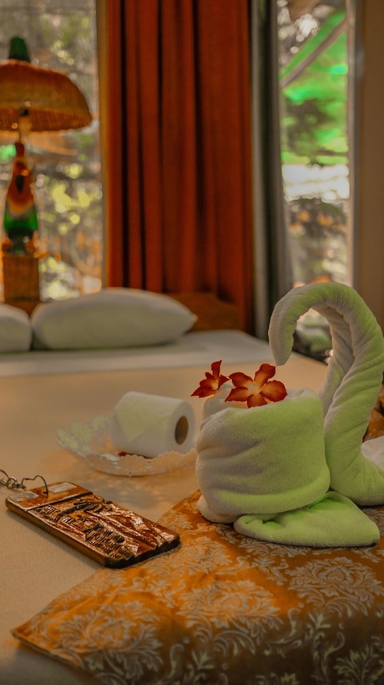 Deep Forest Garden Hotel 35/80
