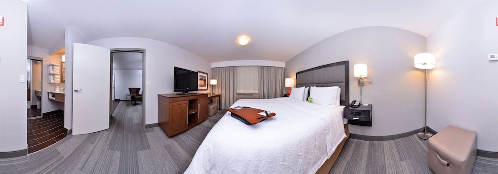 Hampton Inn & Suites By Hilton Calgary- University Northwest 40/61