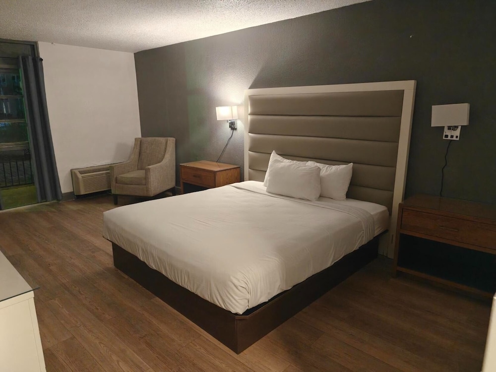 SUPERIOR, KING BED