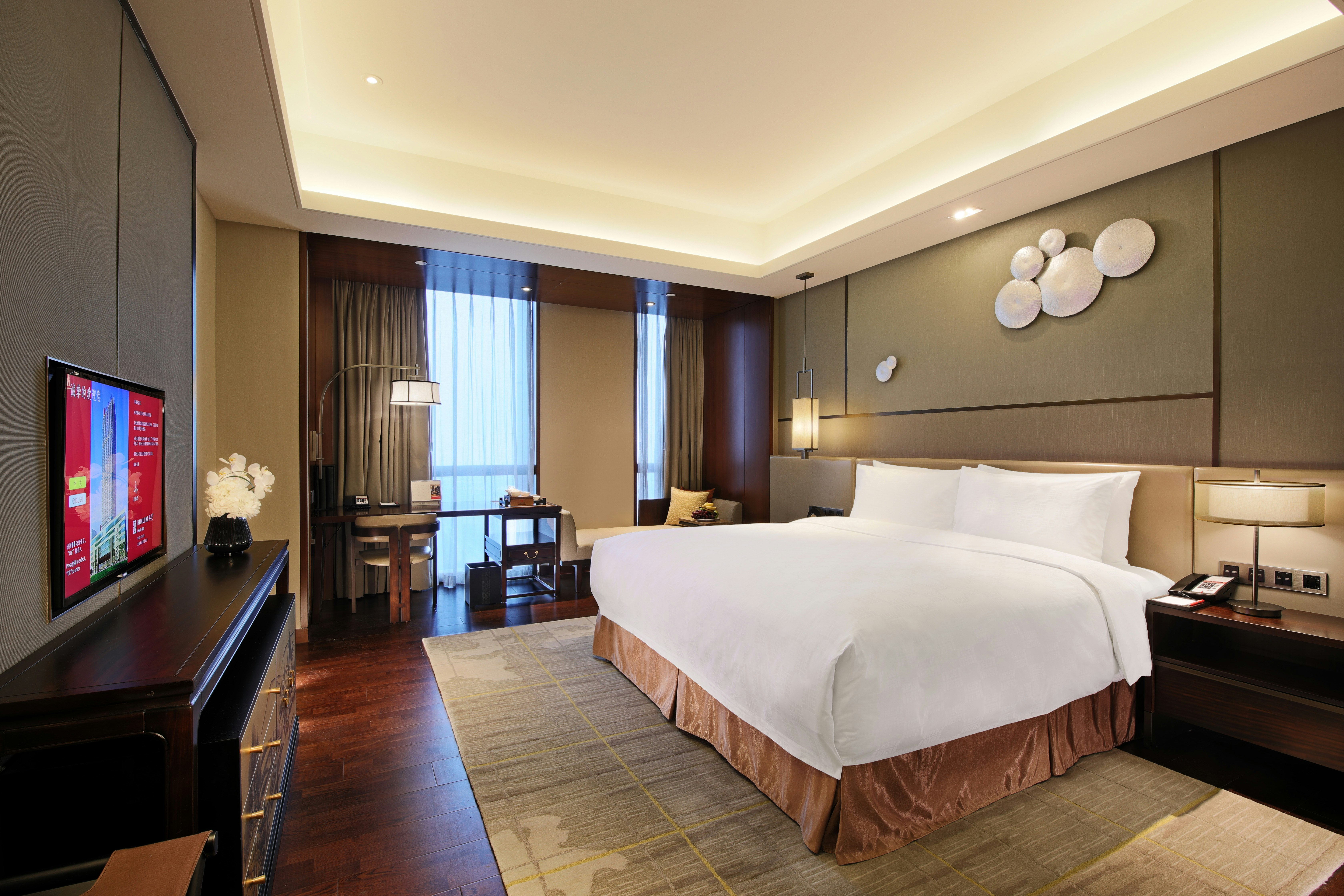 HUALUXE HOTELS AND RESORTS WUXI TAIHU 6/50