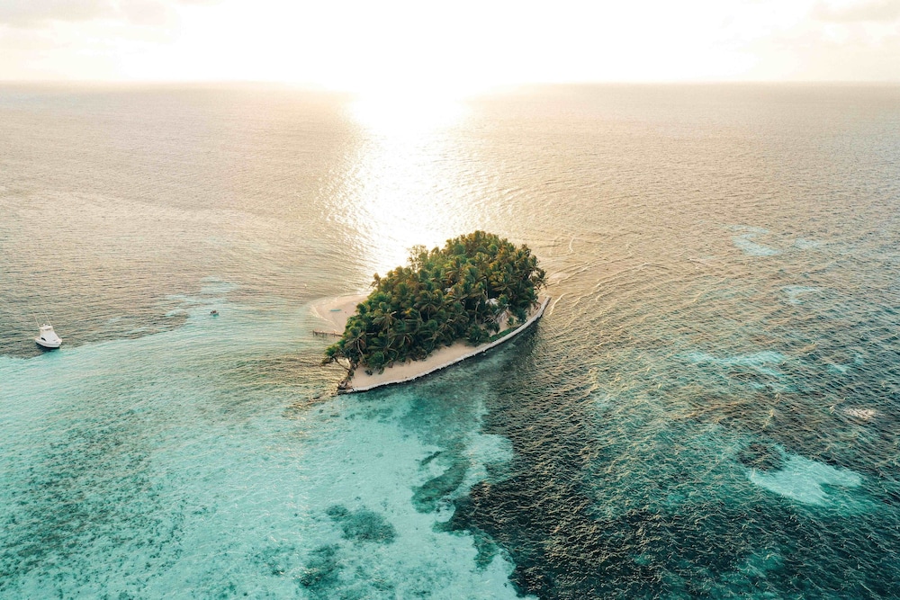 Ranguana Caye Cabanas 38/50