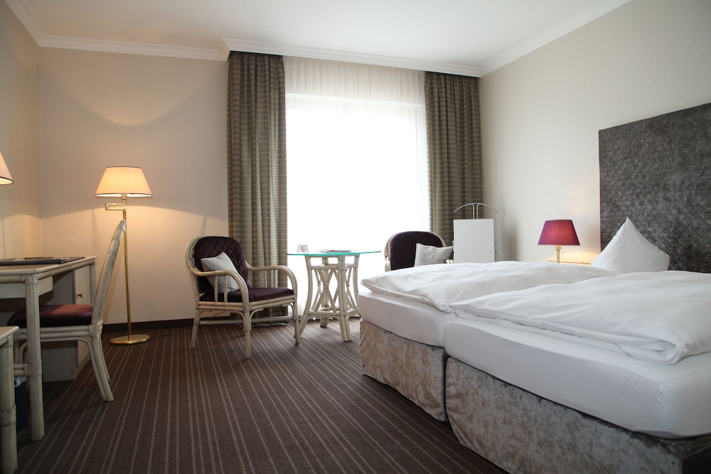 Hotel Schloss Friedestrom 12/50