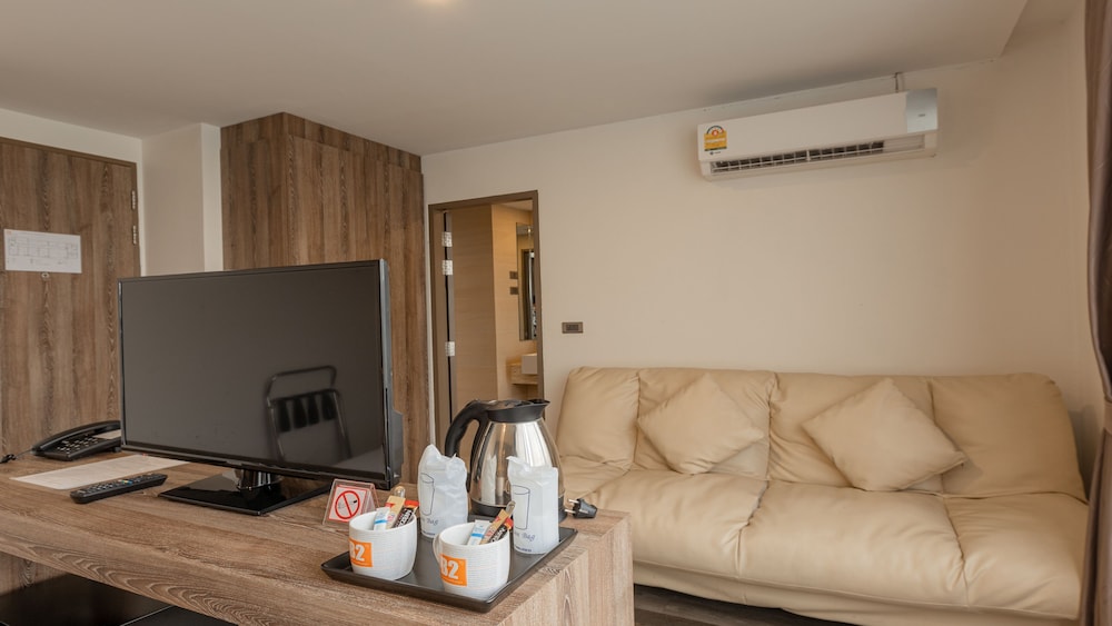 B2 Bangna Premier Hotel 39/43