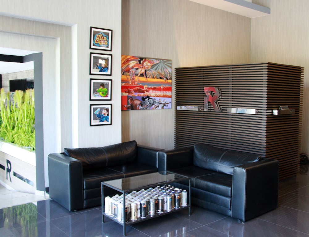 Rise Street Art Hotel 50/63