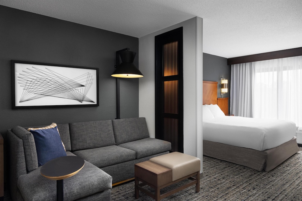 Hyatt Place Detroit/Utica 47/63