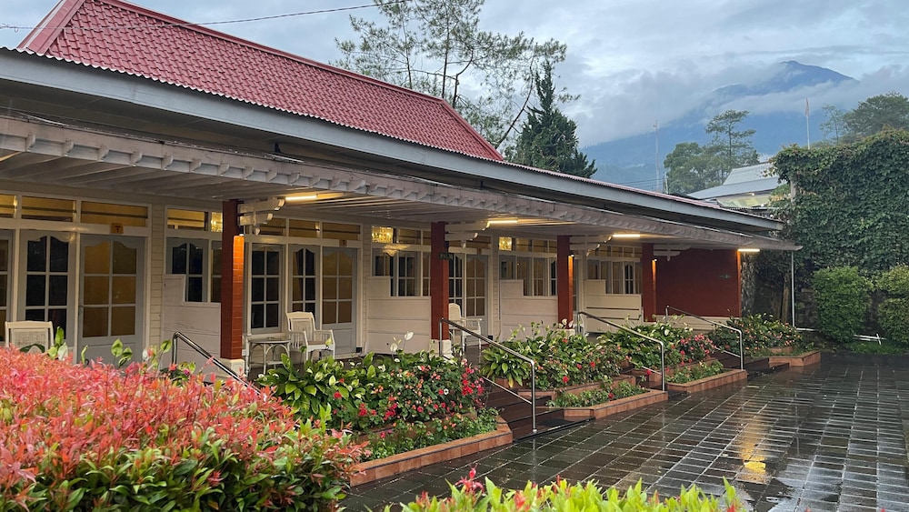 Hotel Indah Palace Tawangmangu 3/48