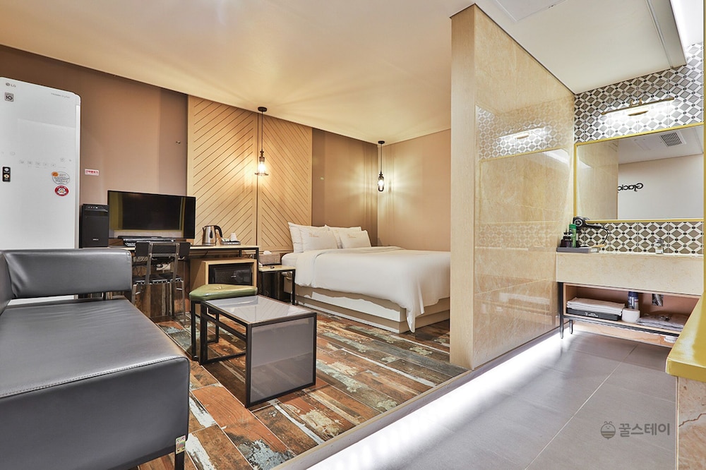 Gracias Hotel Gimhae 34/50