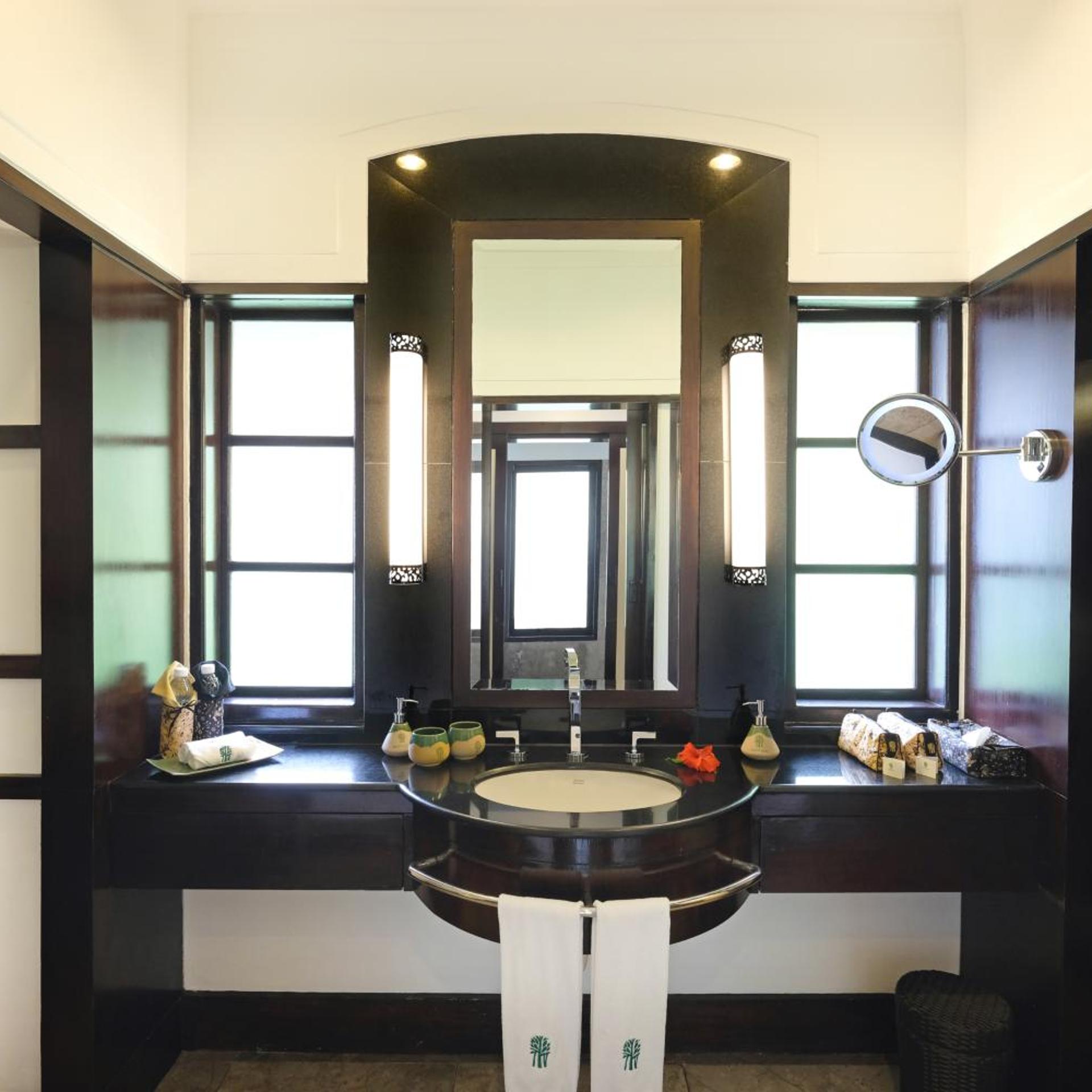 Rainforest, Villa, Ocean Front, Banyan Tree Bintan 5/5