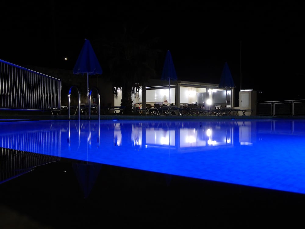 Renieris Hotel 3/75