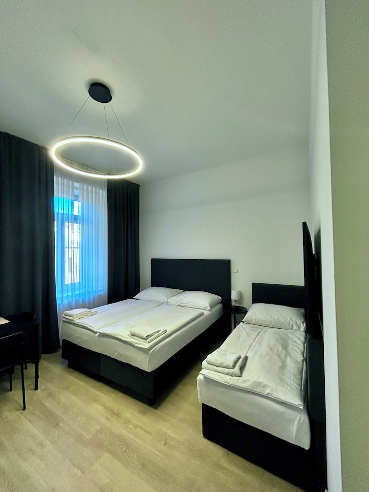 Figaro Suites 6/43