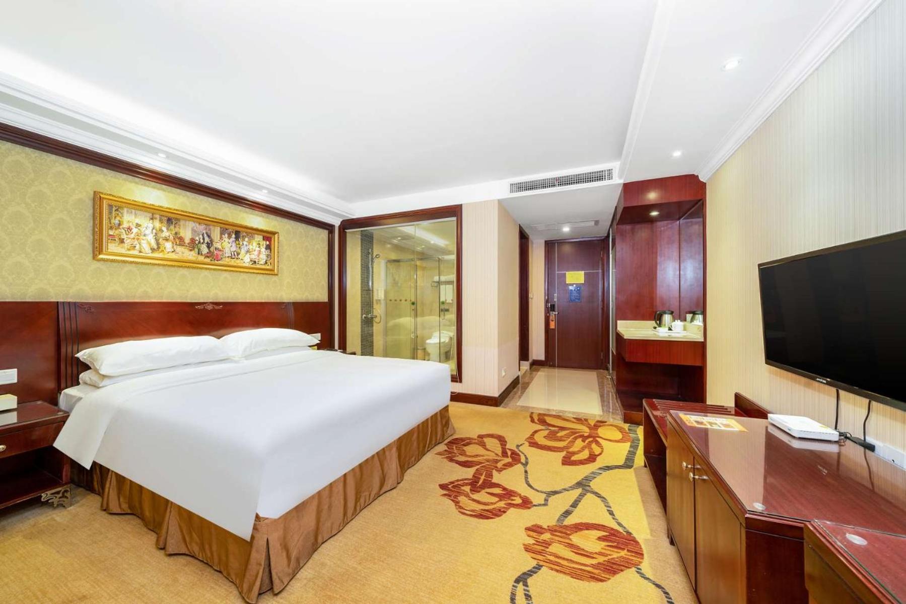 Vienna Hotel (Dongguan Houjie Convention and Exhibition Center) 42/75