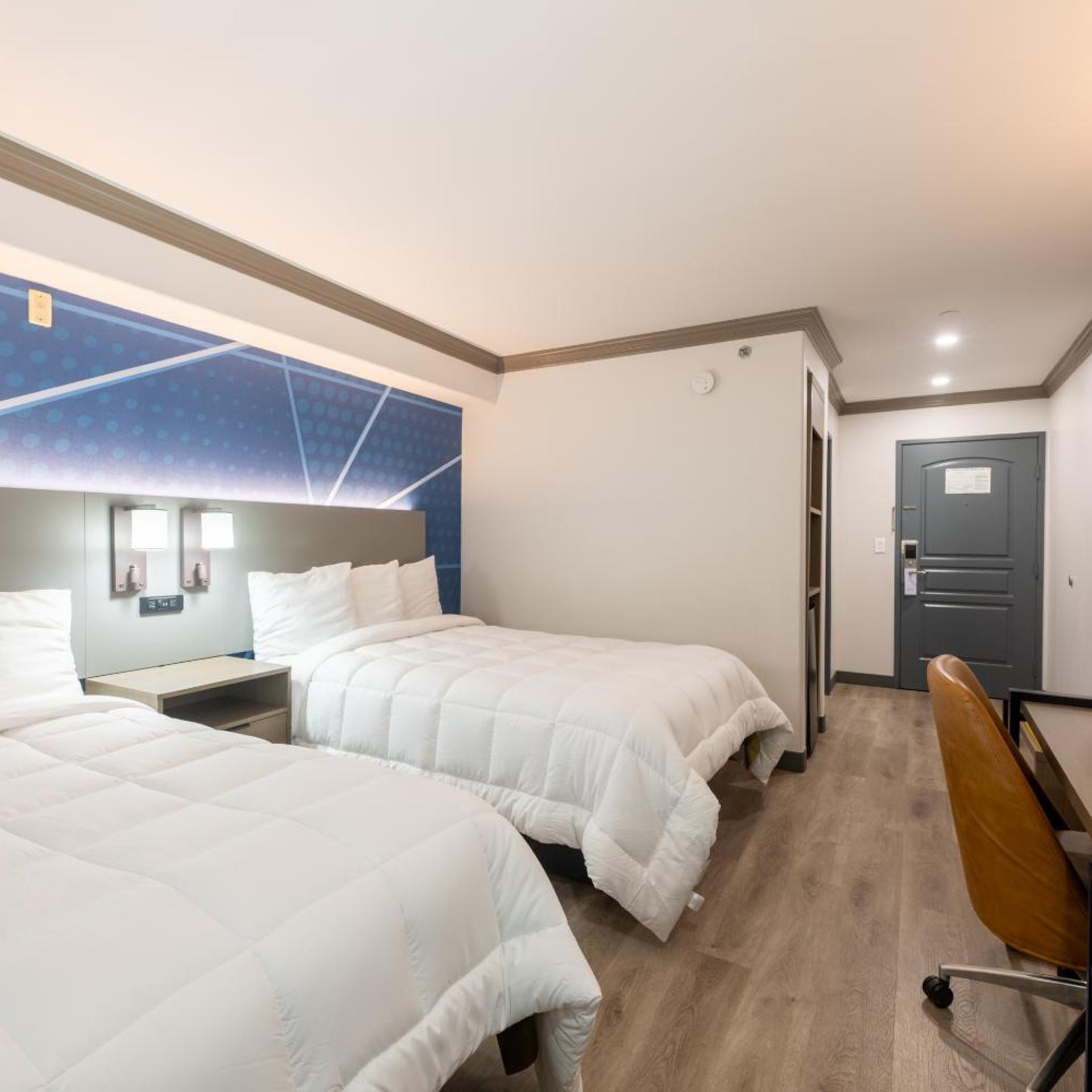 Room, Quadruple