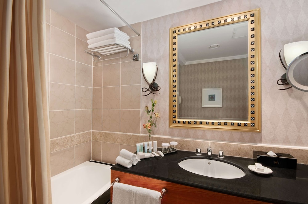 Hilton Salalah Resort 12/72