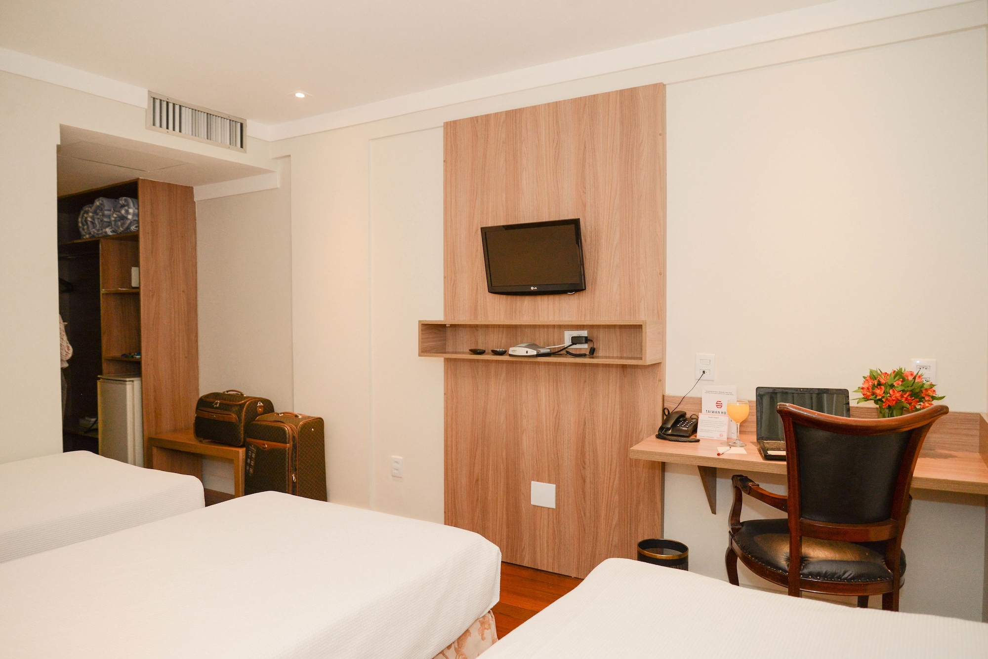 غرفة فاخرة ثلاثية بثلاثة أسرّة، Taiwan Hotel 2/4