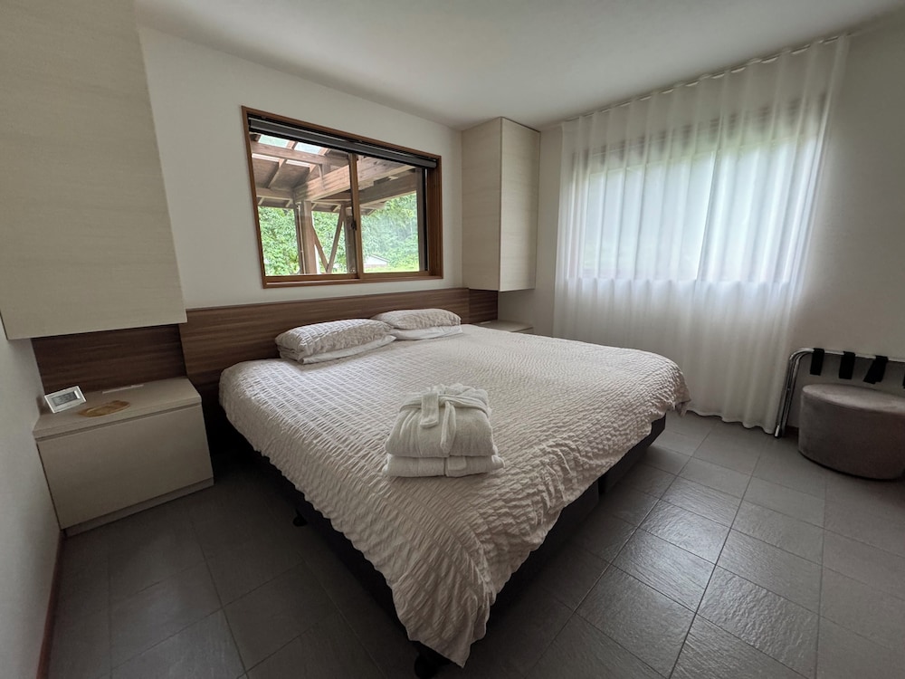 Bears Den Mountain Lodge 16/50