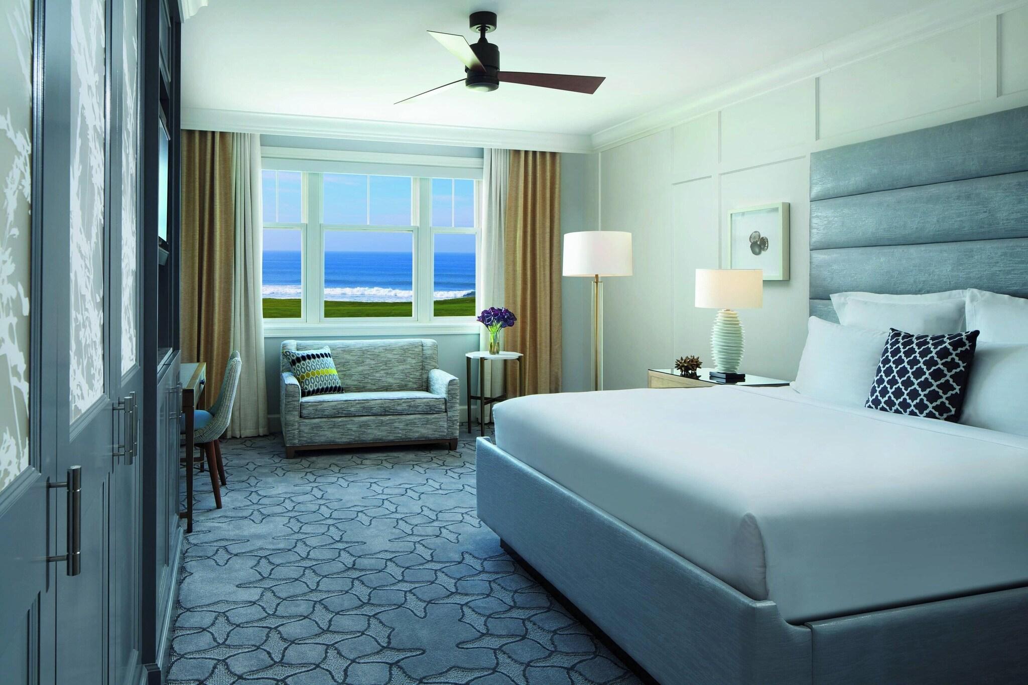 غرفة بسرير مزدوج بإطلالة على البحر، The Ritz Carlton Half Moon Bay 2/3