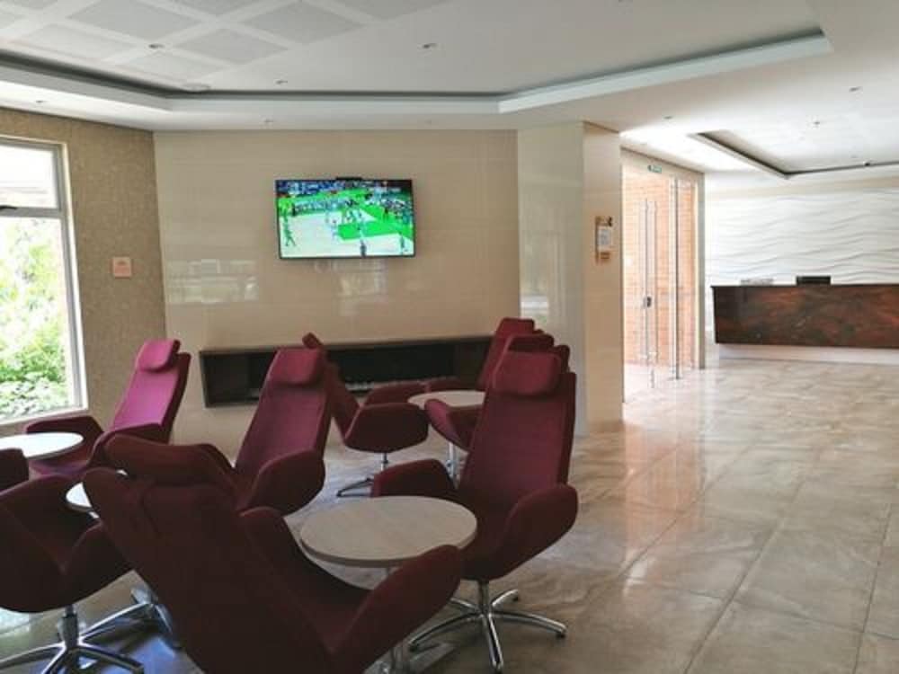 Hotel Plaza Suites 43/65