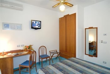 Hotel Residence San Pietro 48/67