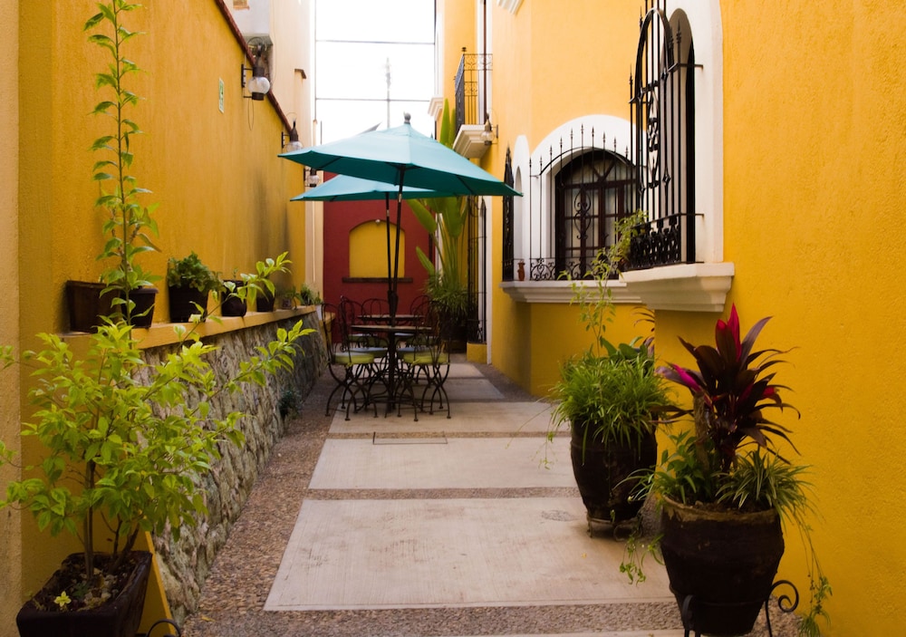 SUITES BELLO XOCHIMILCO 24/32