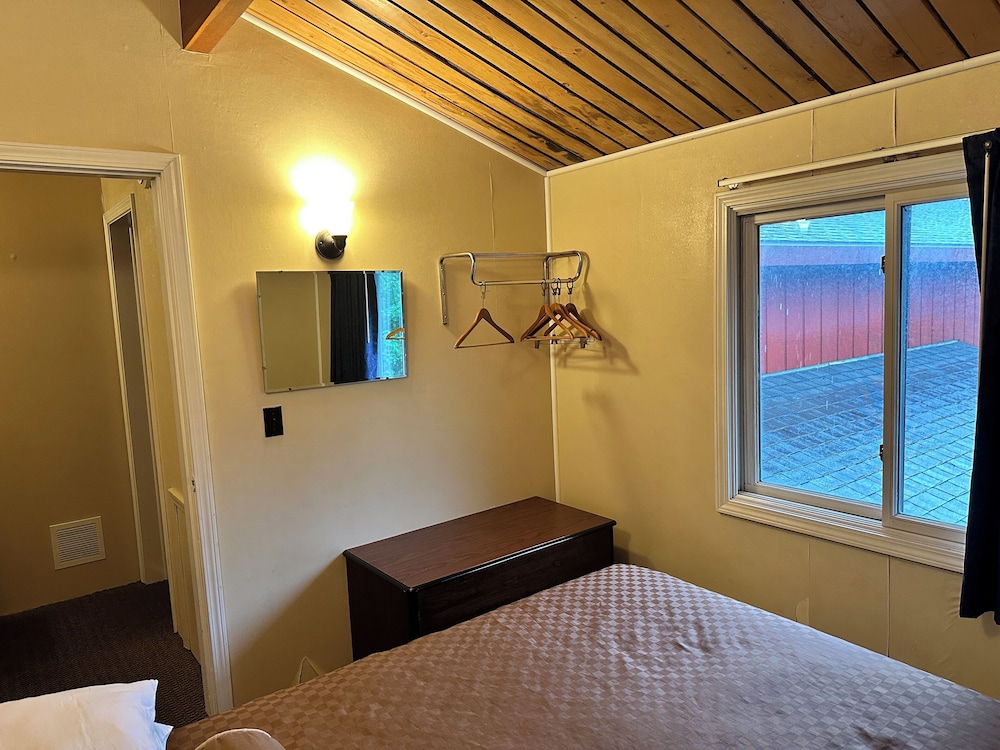 Lodge, Suite, King Bed