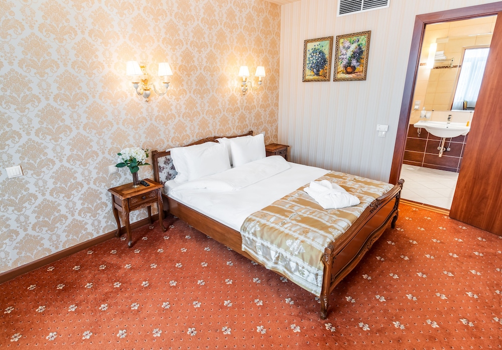 Regency Hotel 16/49