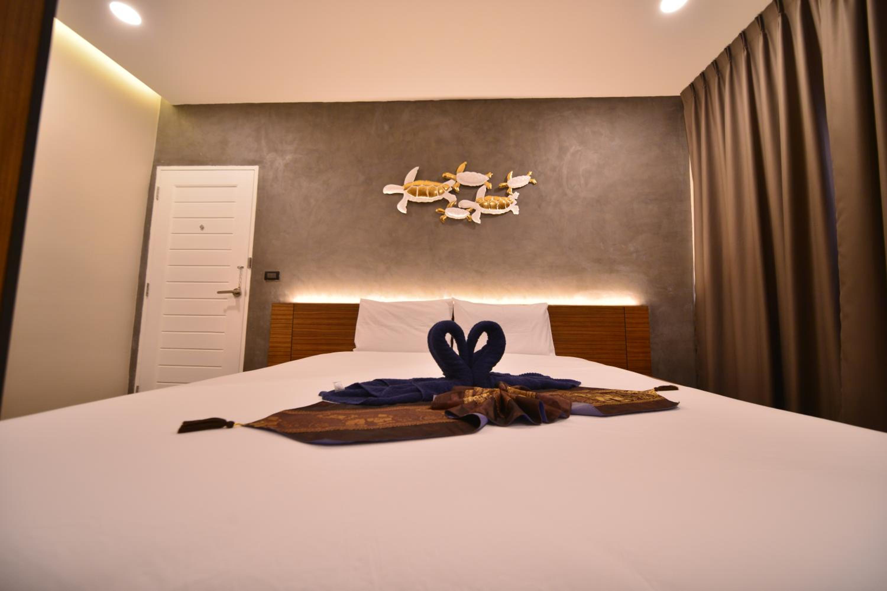 2 Bedrooms, Suite