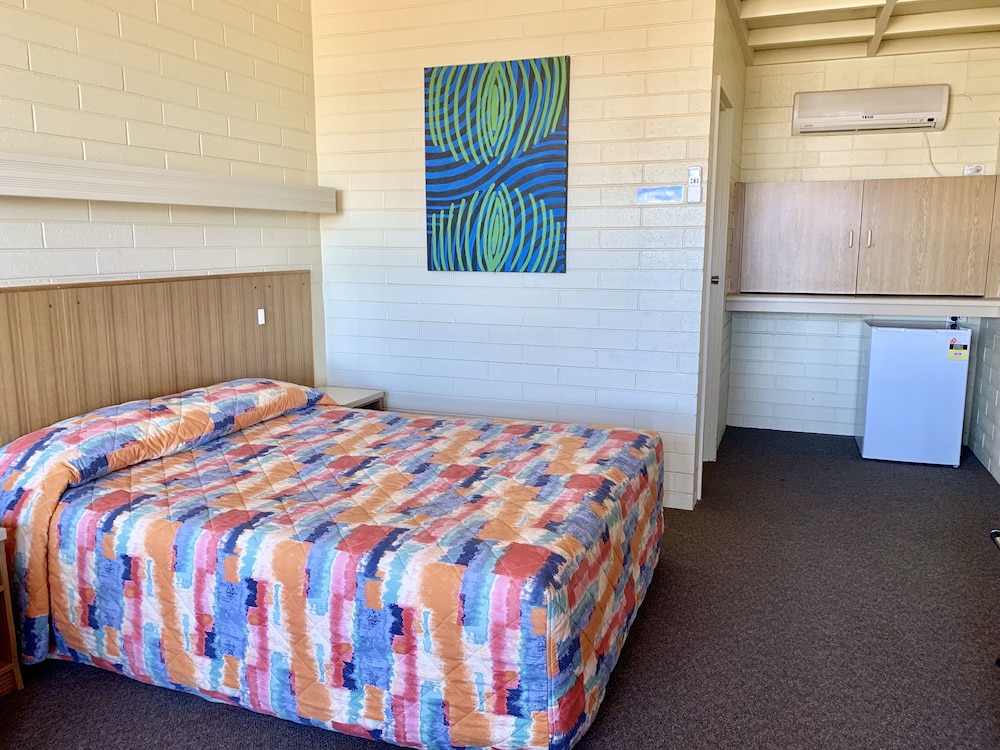 Opal Inn Hotel Motel 19/68