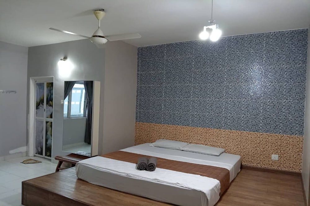 Aeon Tebrau Homestay & Hotel 27/62