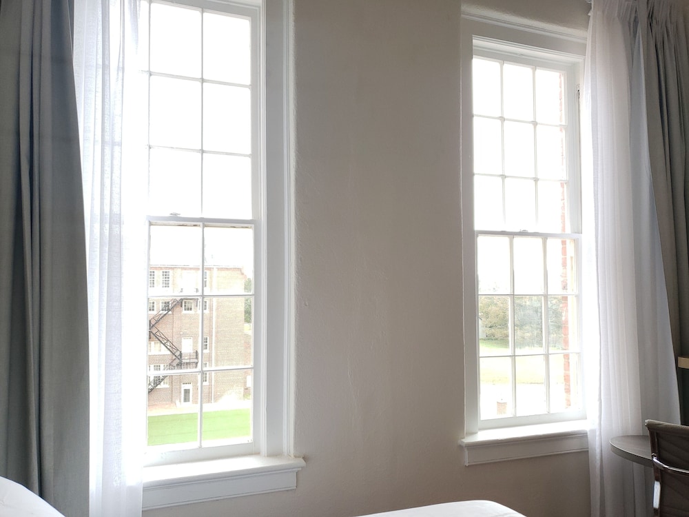 The Inn at Blackstone 11/50