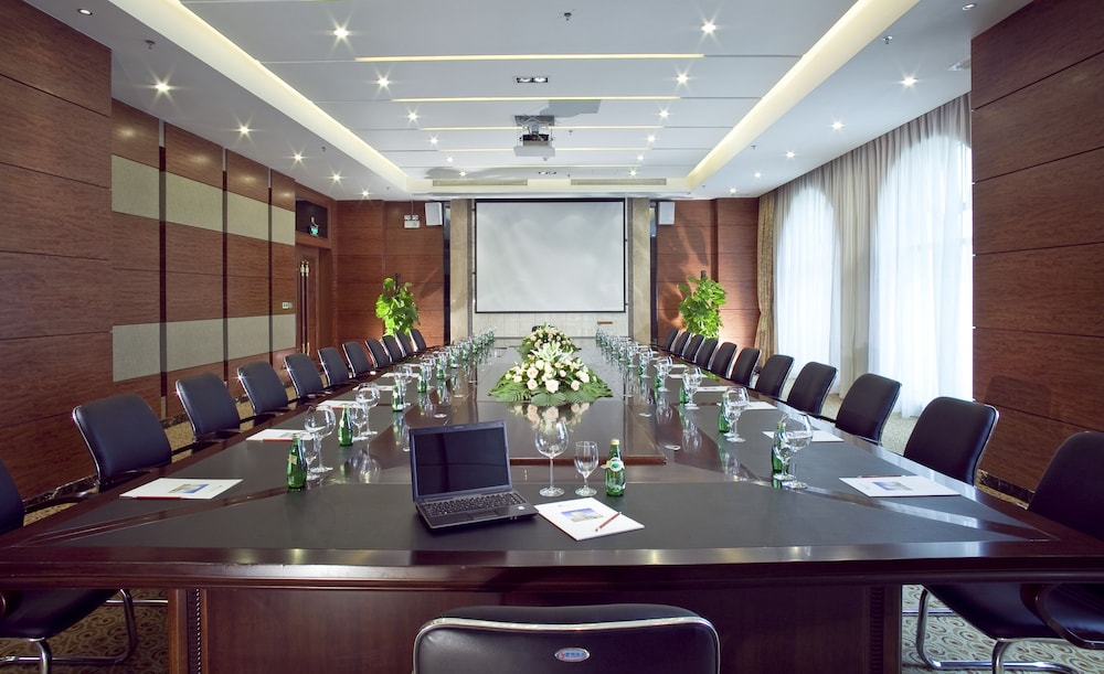 Gladden Hotel Jiangmen 47/61