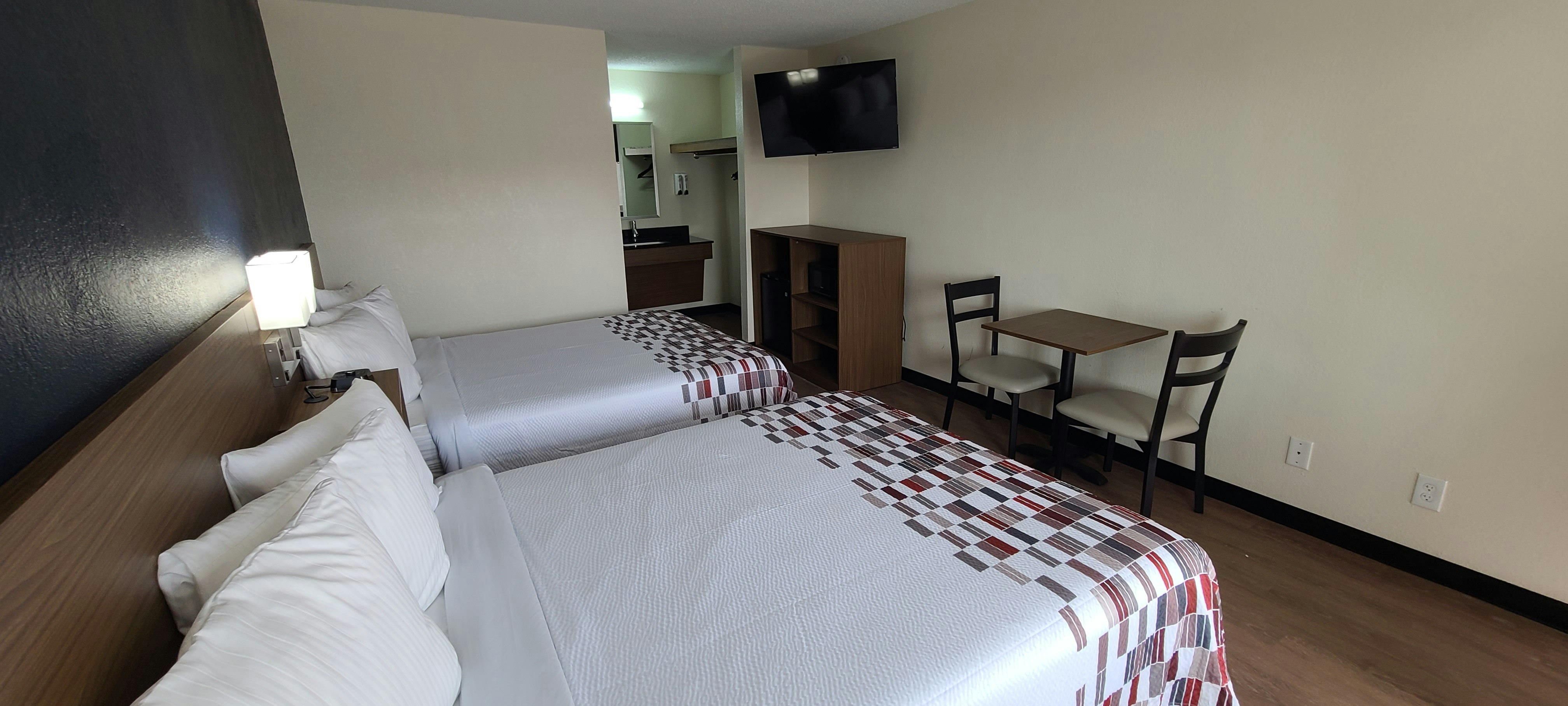 Red Roof Inn Byron 7/14