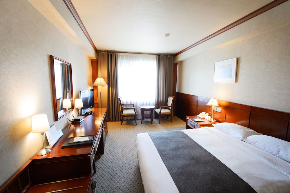 SUPERIOR, DOUBLE BED, LAKE VIEW