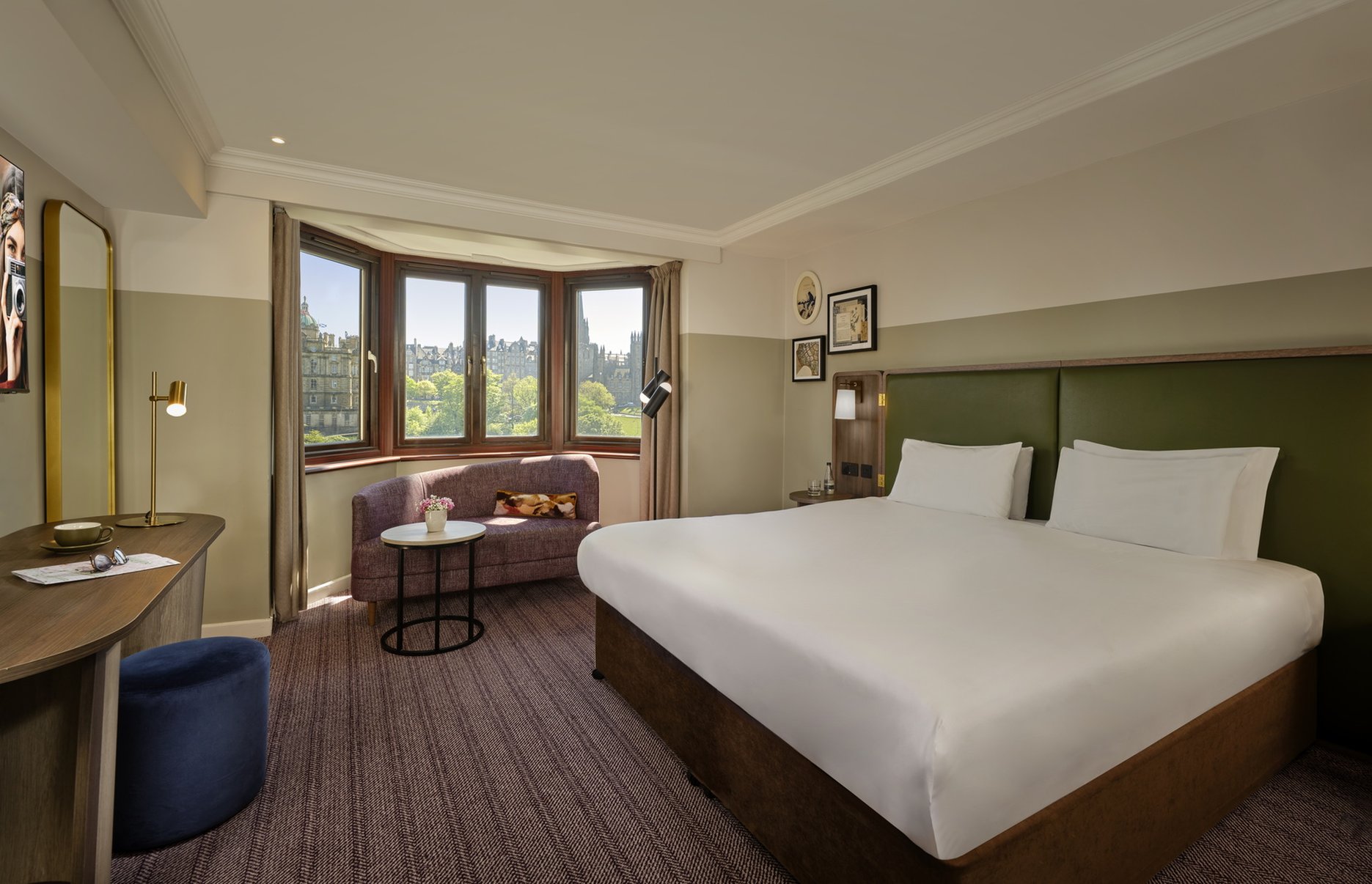 Superior, King Bed, Castle View