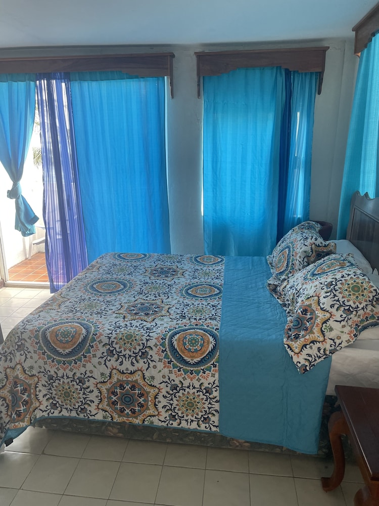 Spindrift Hotel 47/75