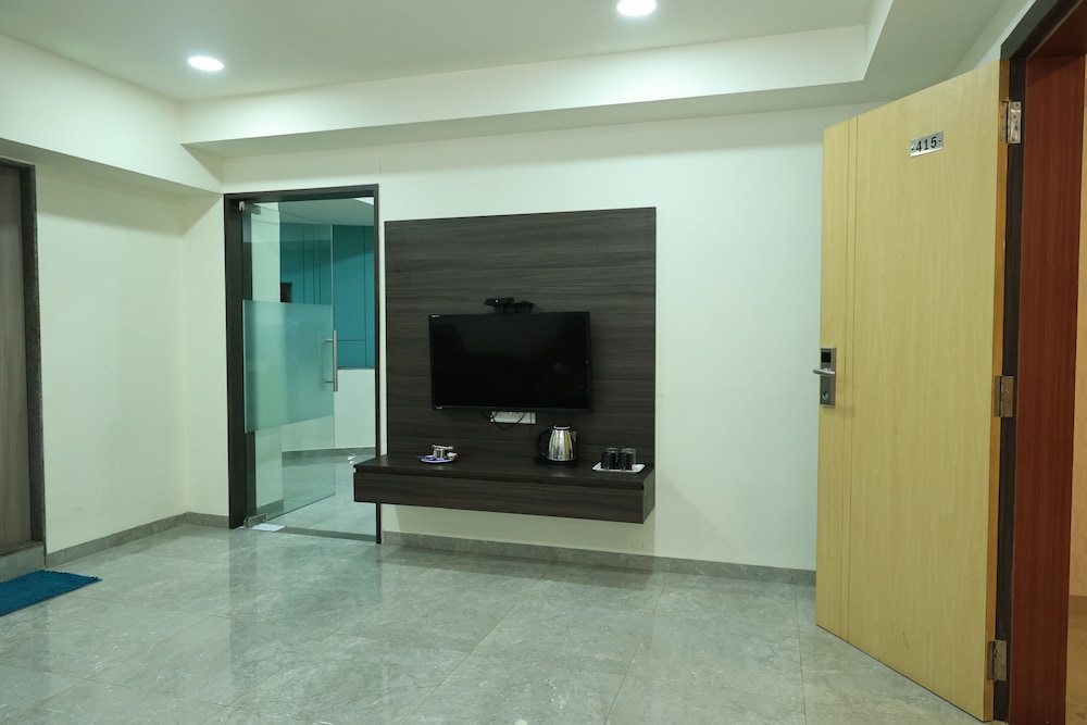 SN Blu Hotel 11/50