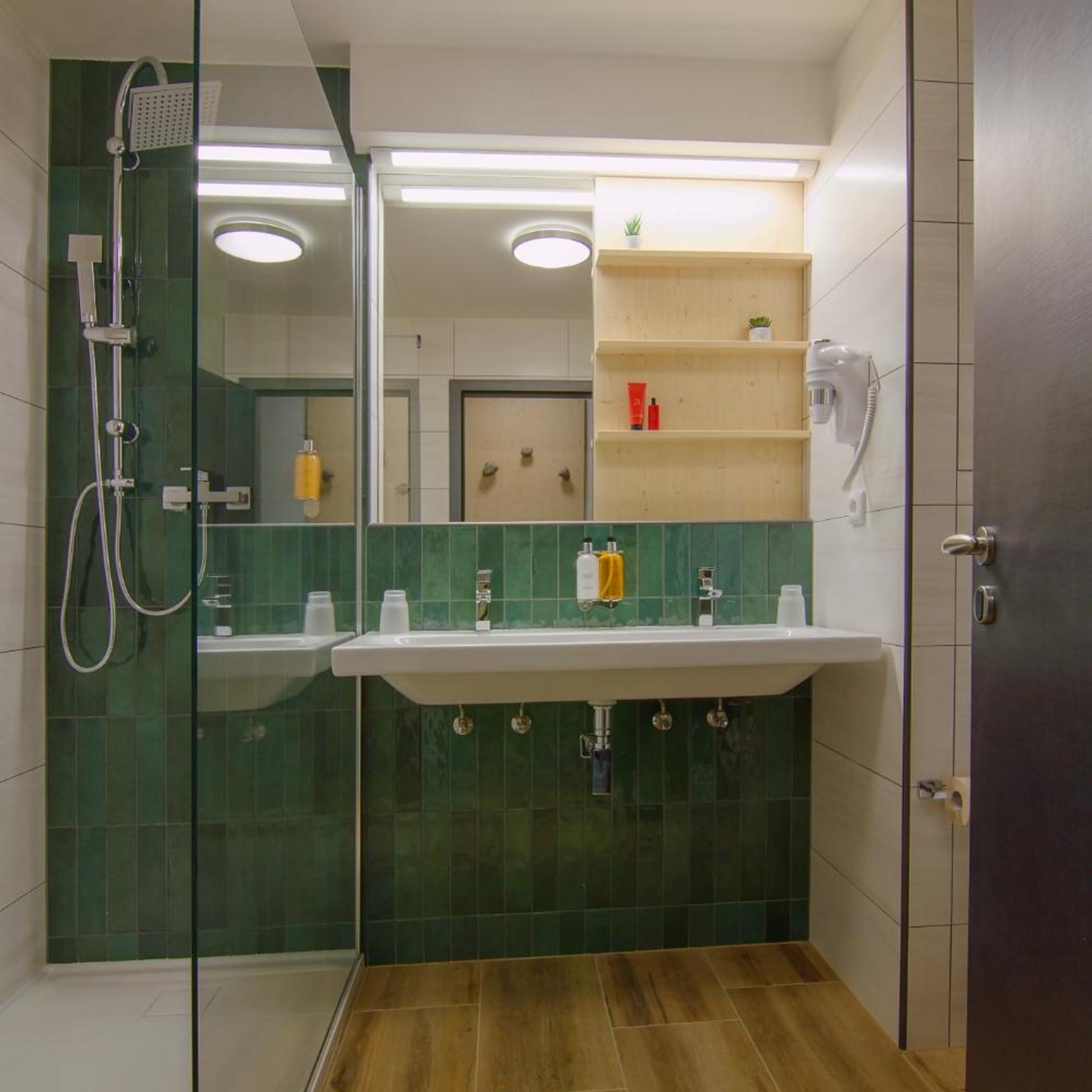 غرفة ثلاثية بشرفة، Hotel Srni 6/7