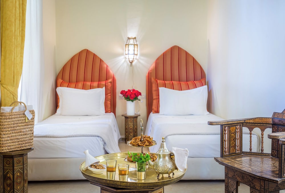 RIAD AZOULAY 27/76