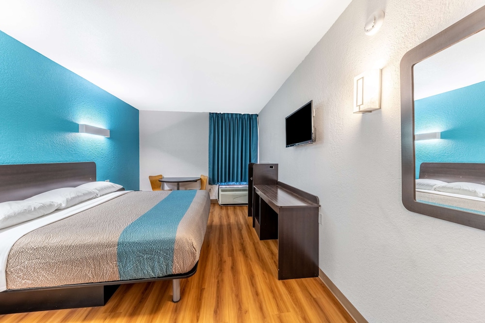 Motel6 Lewisville, TX - Medical City 18/64