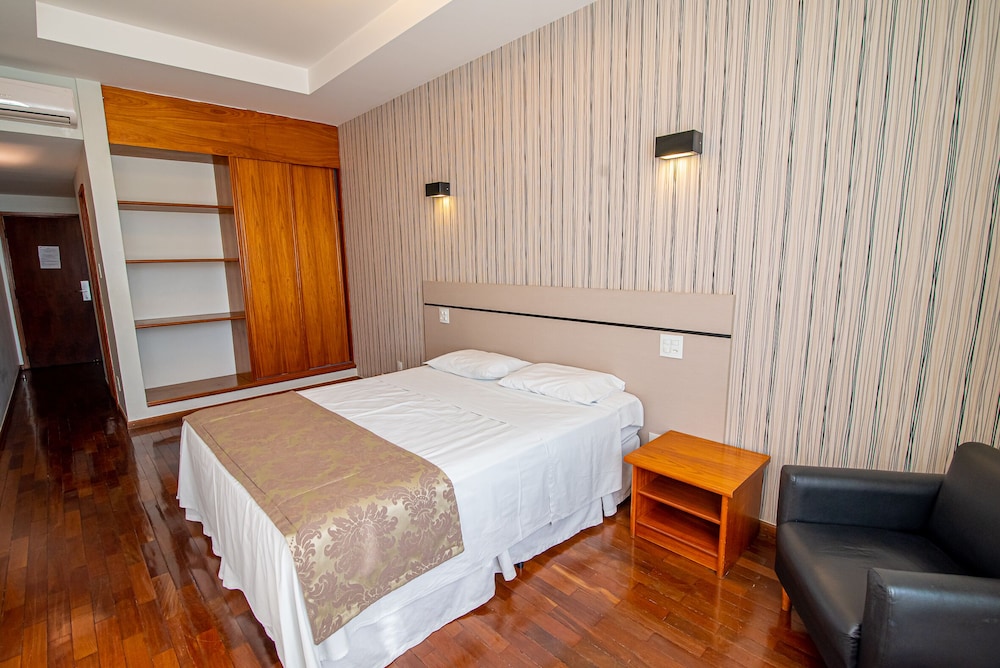 SERRANO RESIDENCIAL HOTEL 27/54