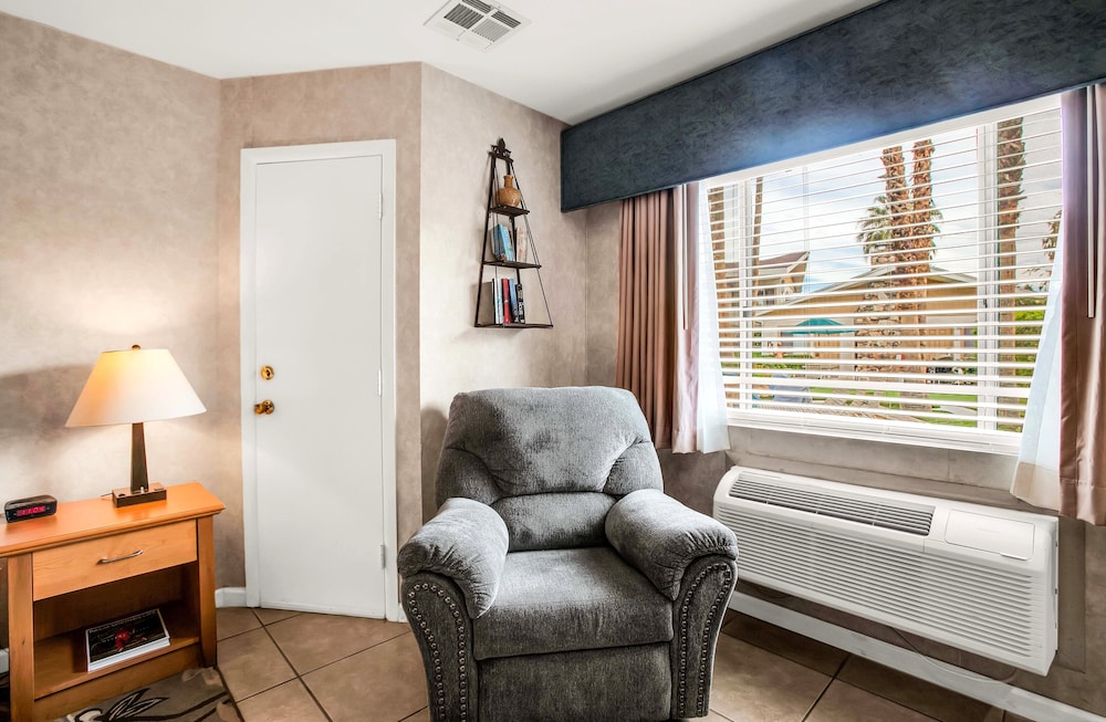 Inn at Deep Canyon 49/71
