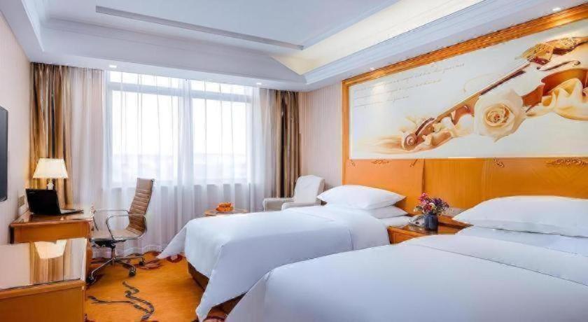 Vienna Hotel (Shanghai Sijing Metro Station) 20/45